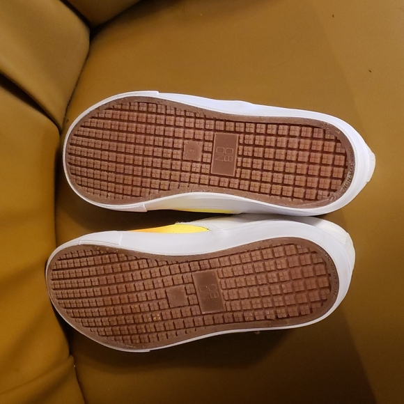 Hand painted slip on shoes - Picture 4 of 4